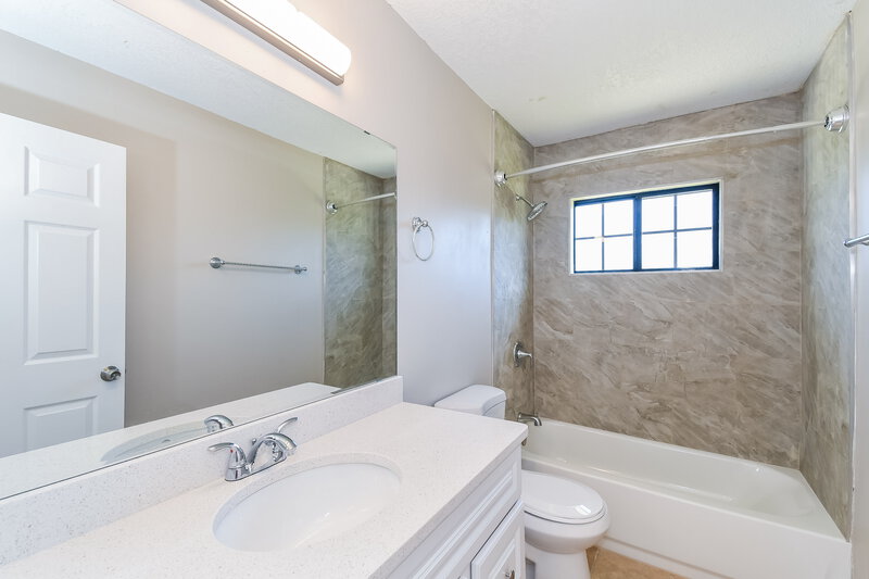 1,730/Mo, 8294 Sailmaker Ln Jacksonville, FL 32210 Bathroom View