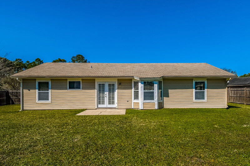 1,730/Mo, 8294 Sailmaker Ln Jacksonville, FL 32210 Rear View