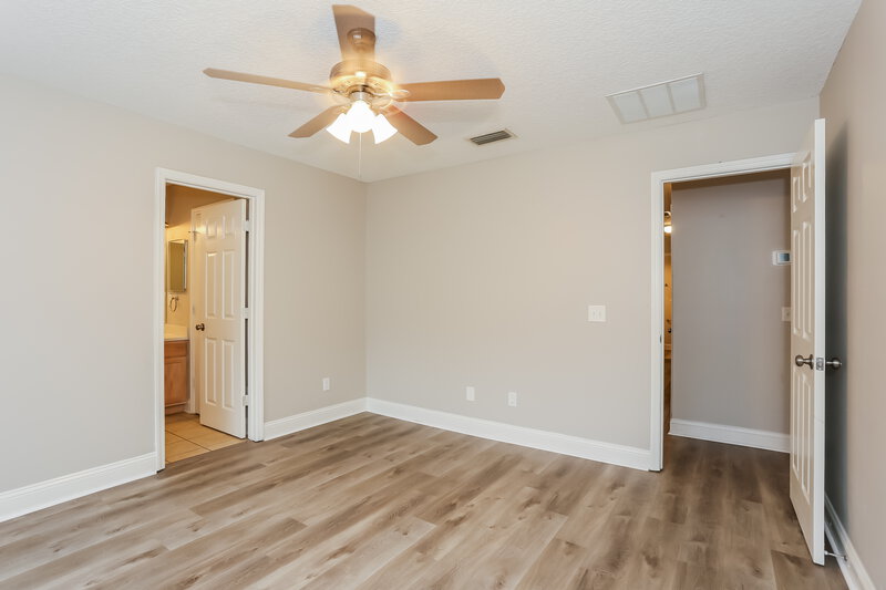 1,660/Mo, 7150 Beekman Lake Dr Jacksonville, FL 32222 Main Bedroom View 2