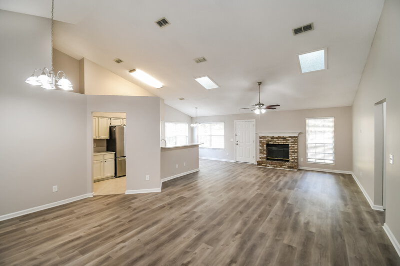 2,085/Mo, 3893 Karissa Ann Pl E Jacksonville, FL 32223 Living Room View