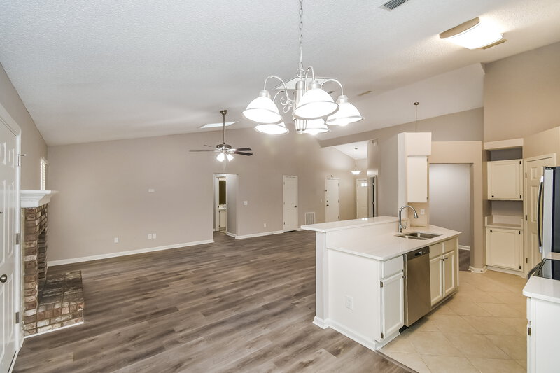 2,085/Mo, 3893 Karissa Ann Pl E Jacksonville, FL 32223 Dining Room View 2