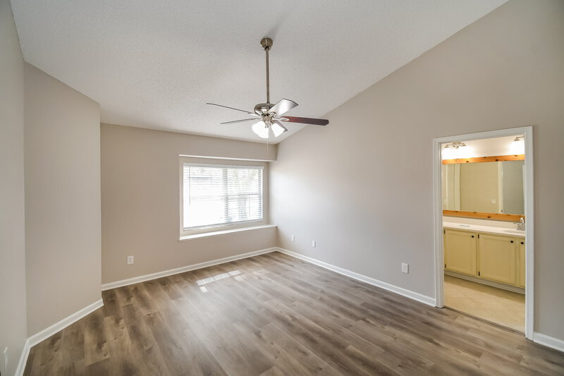2,085/Mo, 3893 Karissa Ann Pl E Jacksonville, FL 32223 Main Bedroom View 2