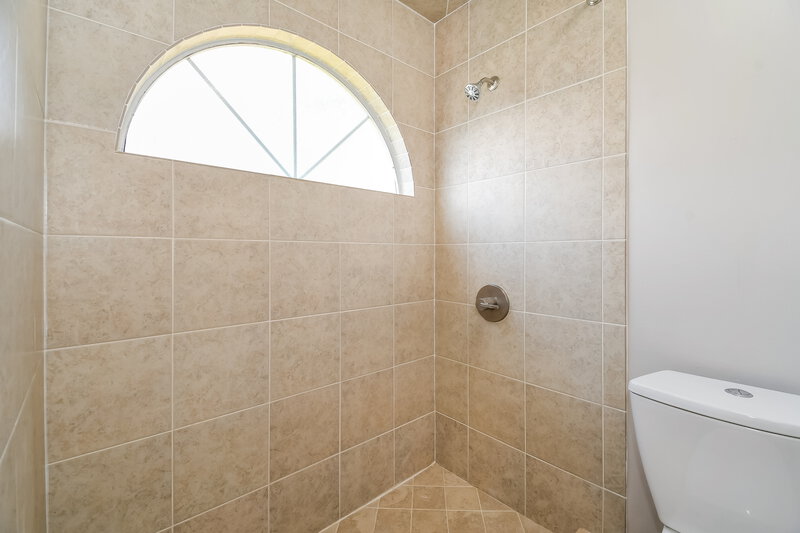 2,085/Mo, 3893 Karissa Ann Pl E Jacksonville, FL 32223 Main Bathroom View 2