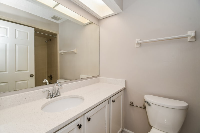 2,085/Mo, 3893 Karissa Ann Pl E Jacksonville, FL 32223 Bathroom View