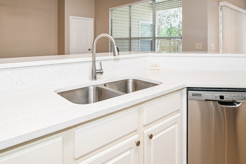 2,560/Mo, 245 N Lake Cunningham Ave Saint Johns, FL 32259 Kitchen View 2