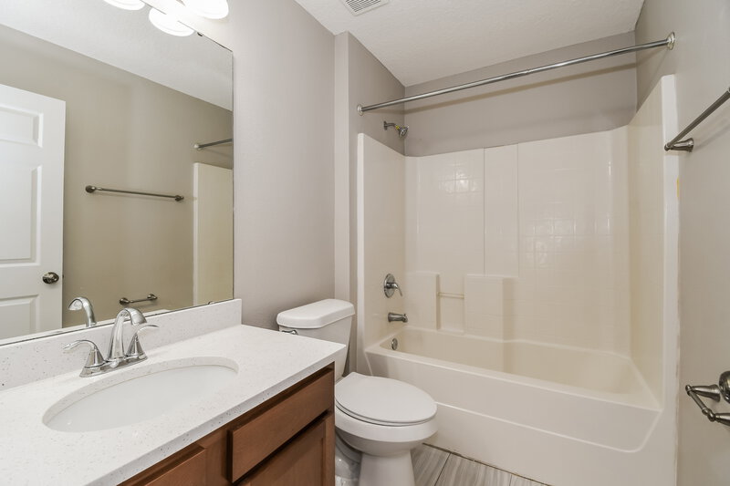 2,910/Mo, 10304 Normanwood Ct Jacksonville, FL 32221 Bathroom View