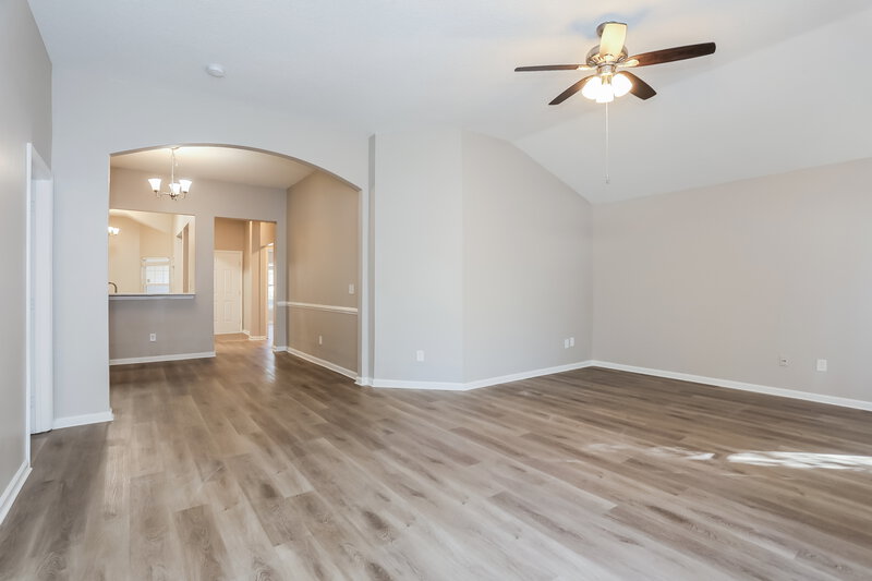 1,745/Mo, 10896 Campus Heights Ln Jacksonville, FL 32218 Living Room View 2