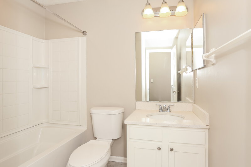 1,745/Mo, 10896 Campus Heights Ln Jacksonville, FL 32218 Bathroom View