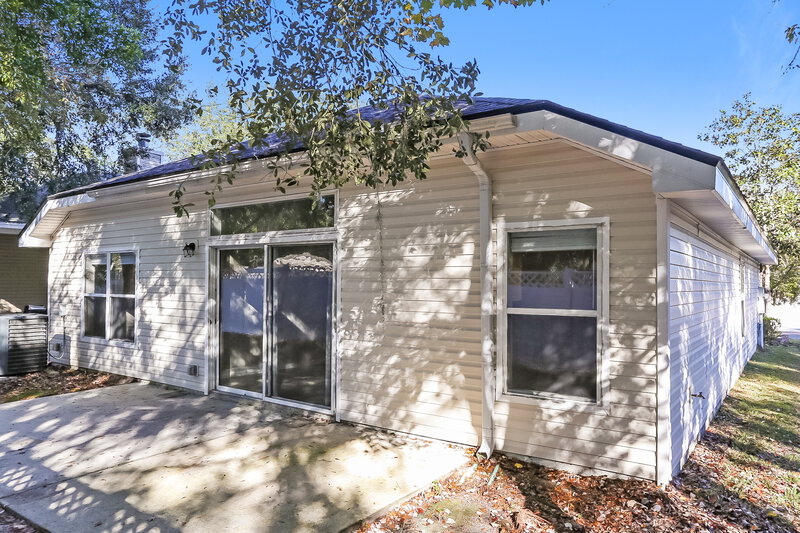 1,745/Mo, 10896 Campus Heights Ln Jacksonville, FL 32218 Rear View