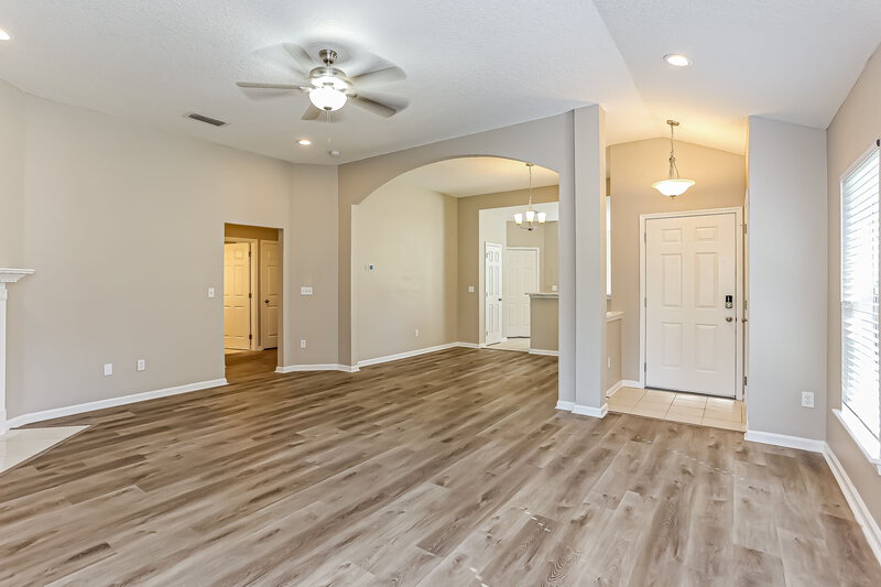 2,295/Mo, 5060 Cape Elizabeth Ct W Jacksonville, FL 32277 Living Room View