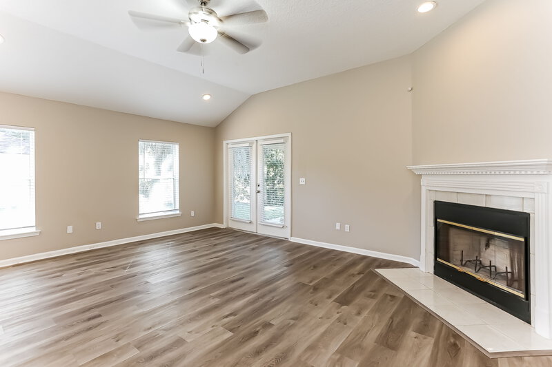 2,295/Mo, 5060 Cape Elizabeth Ct W Jacksonville, FL 32277 Living Room View 2