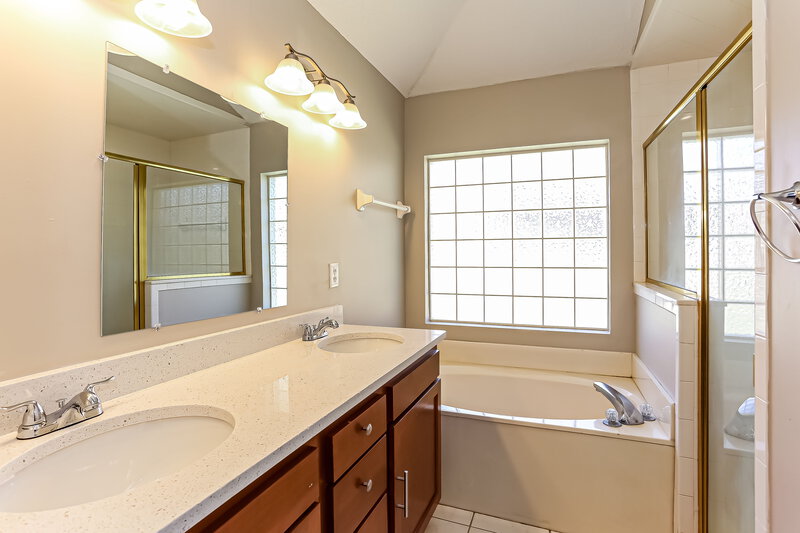 2,295/Mo, 5060 Cape Elizabeth Ct W Jacksonville, FL 32277 Main Bedroom View 3