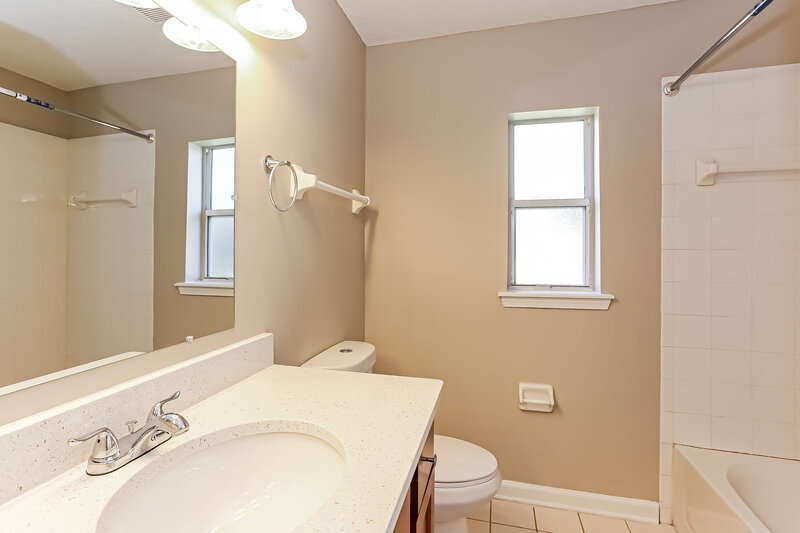 2,295/Mo, 5060 Cape Elizabeth Ct W Jacksonville, FL 32277 Bathroom View