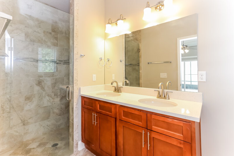 1,985/Mo, 410 Mahoney Loop Orange Park, FL 32065 Main Bathroom View