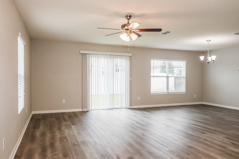 1,835/Mo, 3664 Summit Oaks Dr Green Cove Springs, FL 32043 Living Room View