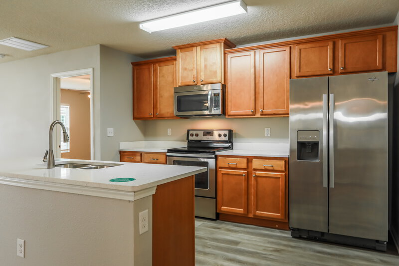 1,835/Mo, 3664 Summit Oaks Dr Green Cove Springs, FL 32043 Kitchen View