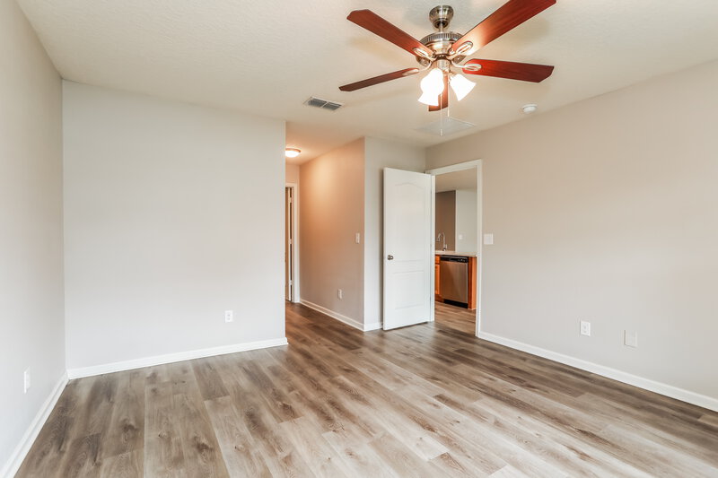 1,850/Mo, 3664 Summit Oaks Dr Green Cove Springs, FL 32043 Main Bedroom View 2