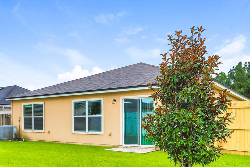 1,835/Mo, 3664 Summit Oaks Dr Green Cove Springs, FL 32043 Rear View