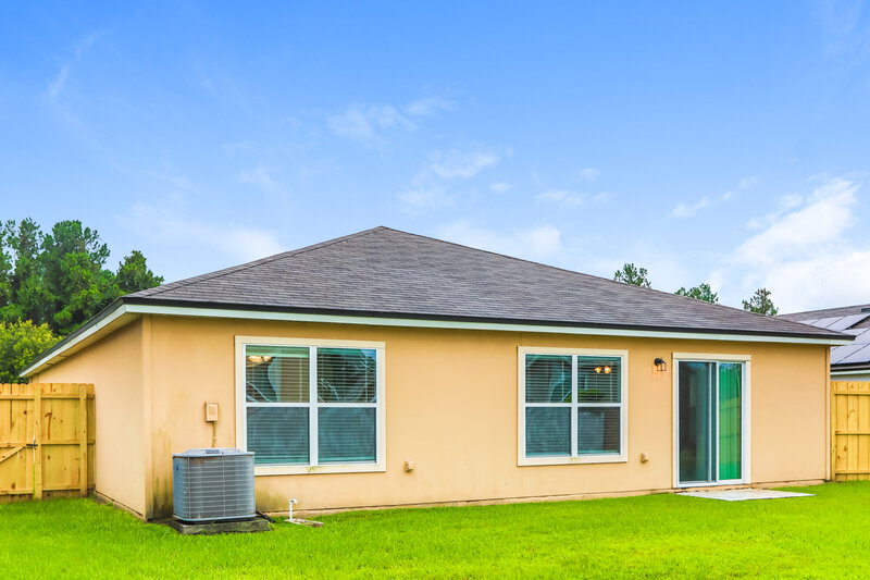 1,835/Mo, 3664 Summit Oaks Dr Green Cove Springs, FL 32043 Rear View 2