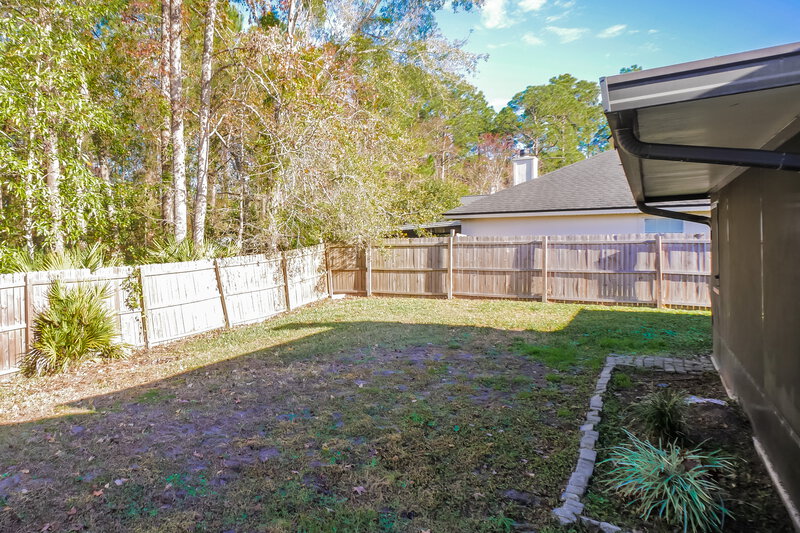 2,240/Mo, 7725 Fawn Lake Dr S Jacksonville, FL 32256 Rear View 2