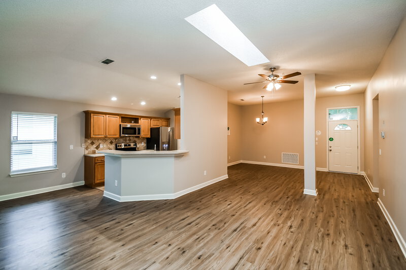 2,345/Mo, 4655 Brandy Oak Ct Jacksonville, FL 32257 Living Room View 2