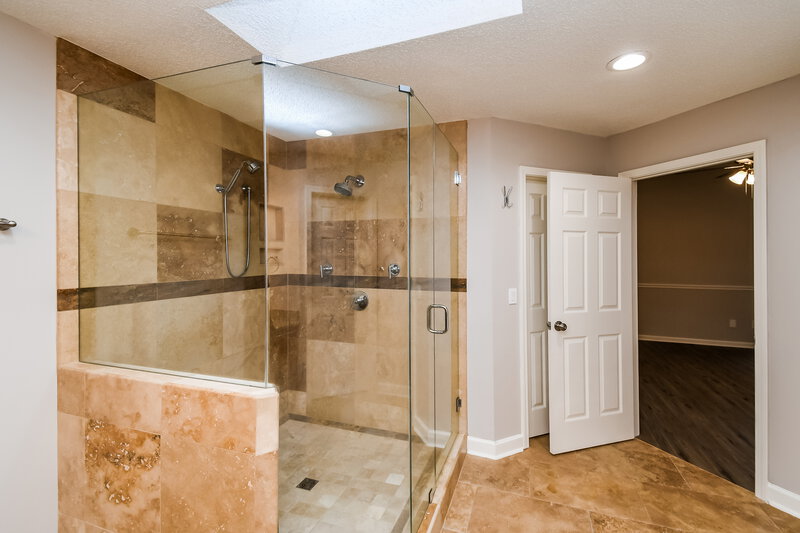 2,345/Mo, 4655 Brandy Oak Ct Jacksonville, FL 32257 Main Bathroom View 2