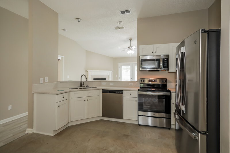 1,840/Mo, 3045 Hickory Glen Dr Orange Park, FL 32065 Kitchen View 2