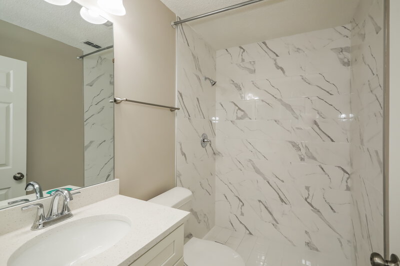 1,840/Mo, 3045 Hickory Glen Dr Orange Park, FL 32065 Bathroom View