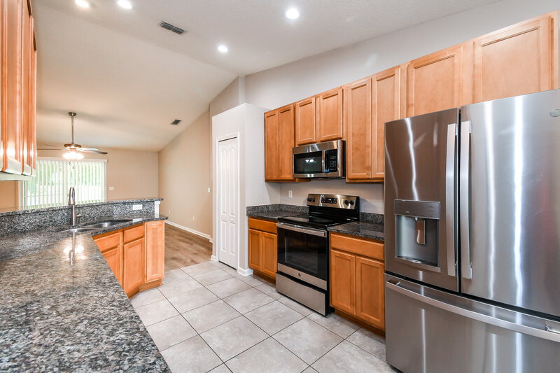 1,955/Mo, 4151 Emilio Ln Jacksonville, FL 32226 Kitchen View 2