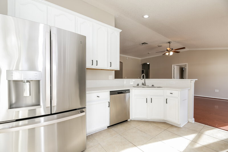 1,910/Mo, 12412 Pecan Hickory Ct Jacksonville, FL 32226 Kitchen View 2