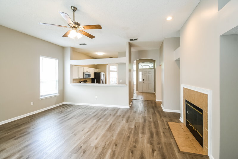 2,060/Mo, 3949 Leatherwood Dr Orange Park, FL 32065 Living Room View 2