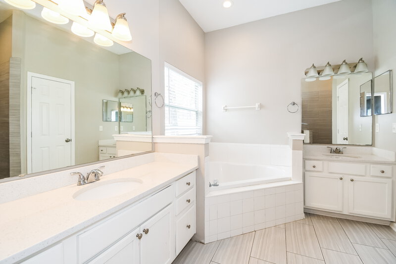 2,060/Mo, 3949 Leatherwood Dr Orange Park, FL 32065 Main Bathroom View