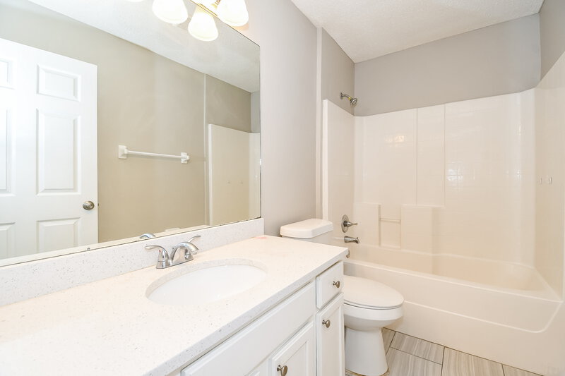 2,060/Mo, 3949 Leatherwood Dr Orange Park, FL 32065 Bathroom View
