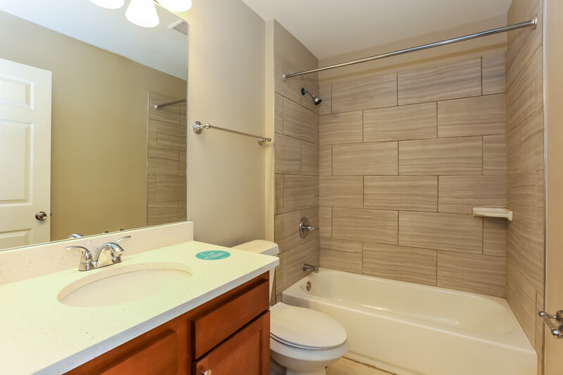 2,520/Mo, 7336 Overland Park Blvd Jacksonville, FL 32244 Bathroom View