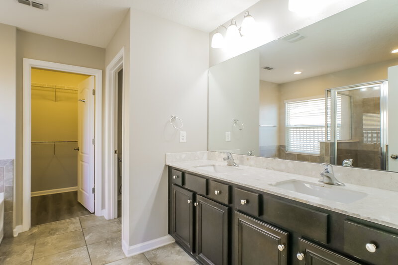2,330/Mo, 1403 Nochaway Dr St Augustine, FL 32092 Main Bathroom View