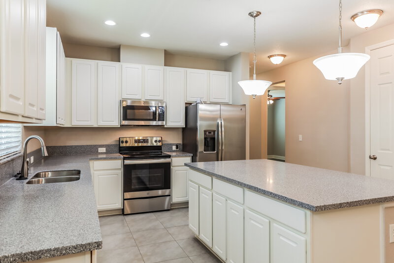 2,125/Mo, 210 Ashbury St Saint Augustine, FL 32092 Kitchen View 2
