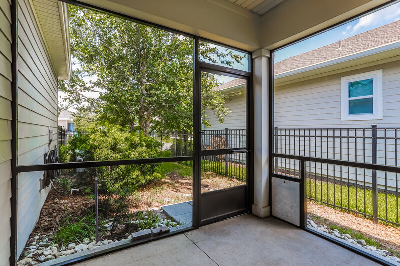 2,125/Mo, 210 Ashbury St Saint Augustine, FL 32092 Sun Room View