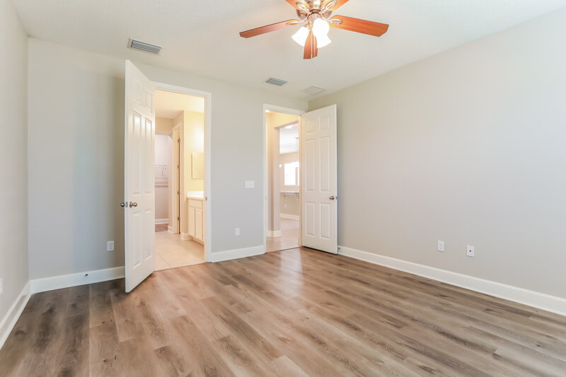 2,125/Mo, 210 Ashbury St Saint Augustine, FL 32092 Main Bedroom View 2
