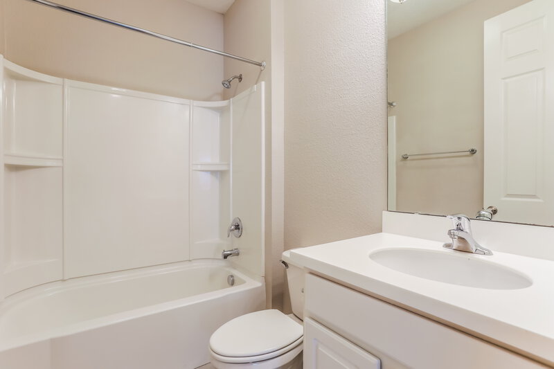 2,125/Mo, 210 Ashbury St Saint Augustine, FL 32092 Bathroom View