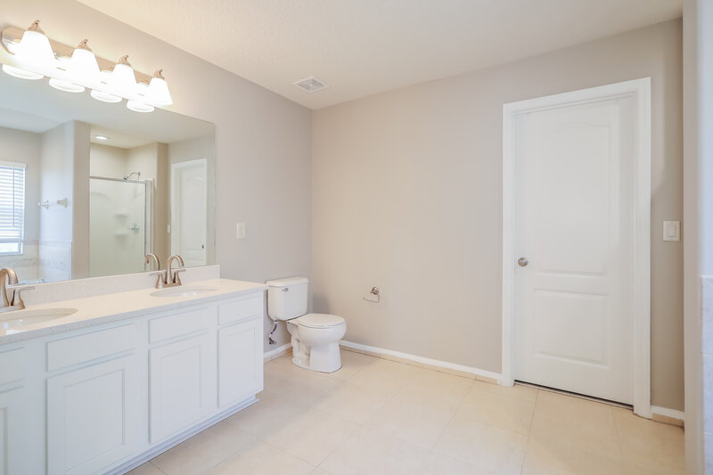 2,145/Mo, 2495 Britney Lakes Ln Jacksonville, FL 32221 Main Bathroom View