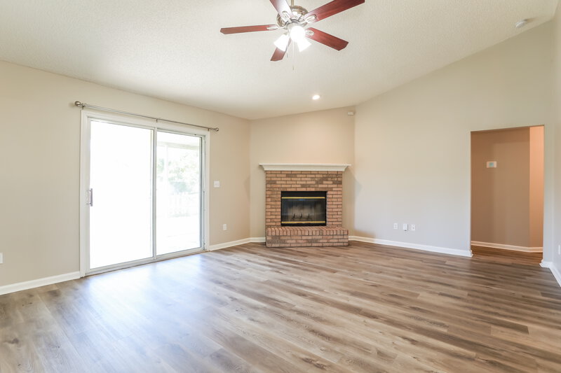 1,995/Mo, 2708 Salina Ct Green Cove Springs, FL 32043 Living Room View 2