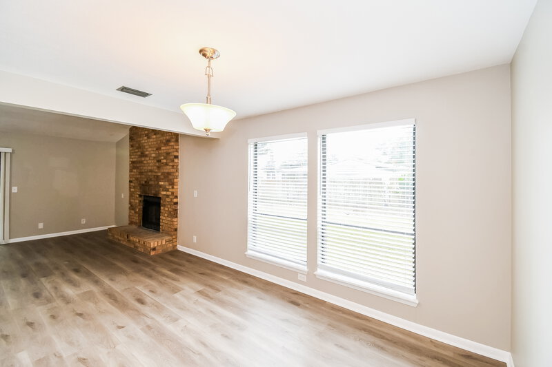 2,290/Mo, 7152 Holiday Hill Ct Jacksonville, FL 32216 Dining Room View