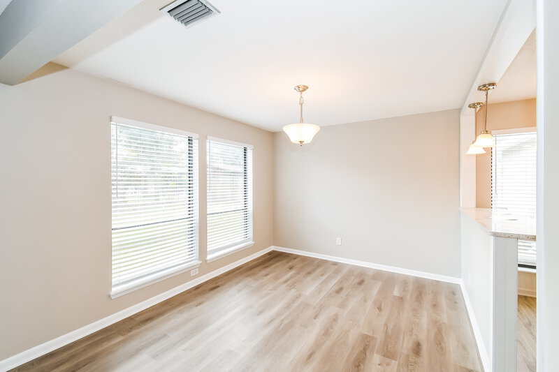 2,290/Mo, 7152 Holiday Hill Ct Jacksonville, FL 32216 Dining Room View 2