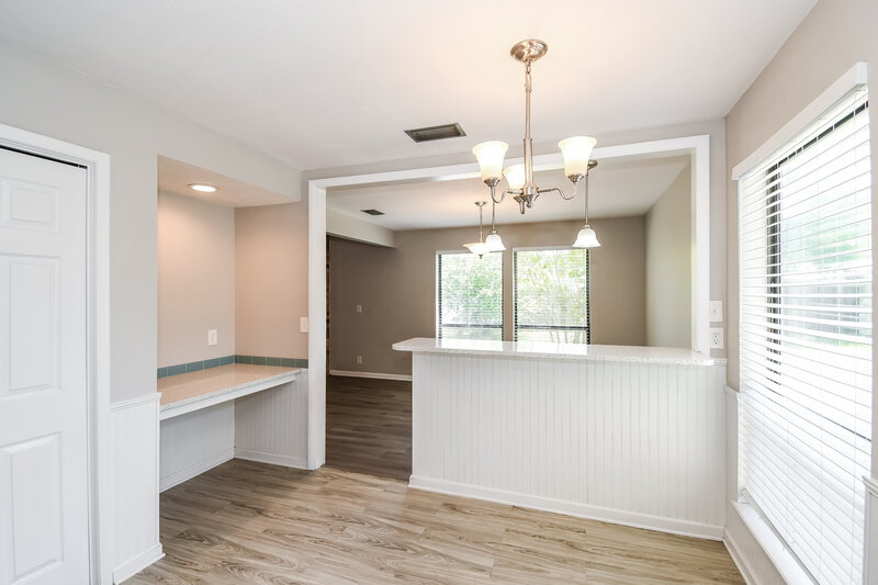 2,335/Mo, 7152 Holiday Hill Ct Jacksonville, FL 32216 Breakfast Nook View