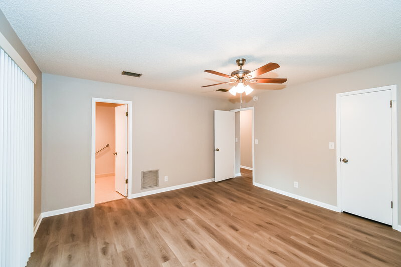 2,290/Mo, 7152 Holiday Hill Ct Jacksonville, FL 32216 Main Bedroom View 2