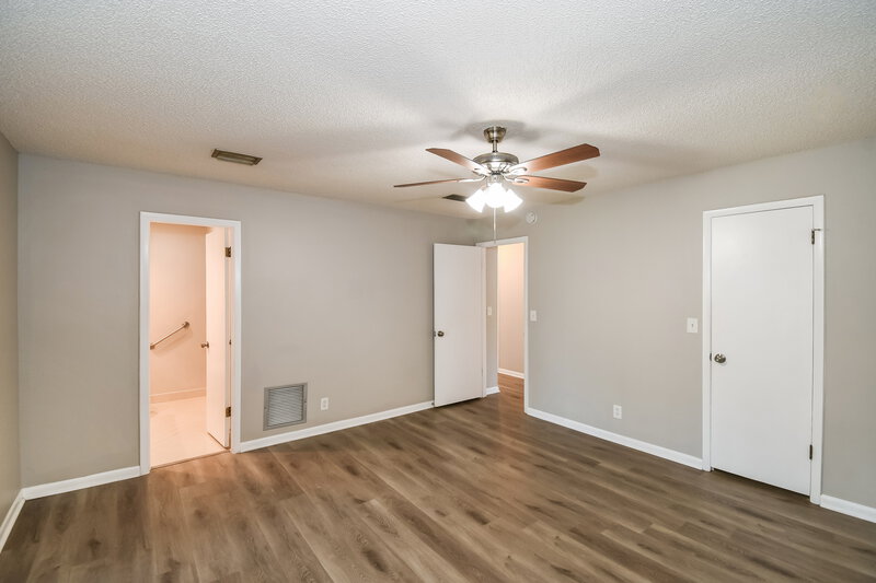 2,335/Mo, 7152 Holiday Hill Ct Jacksonville, FL 32216 Main Bedroom View 2