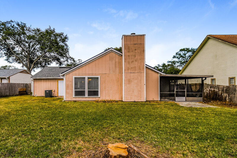 2,290/Mo, 7152 Holiday Hill Ct Jacksonville, FL 32216 Rear View