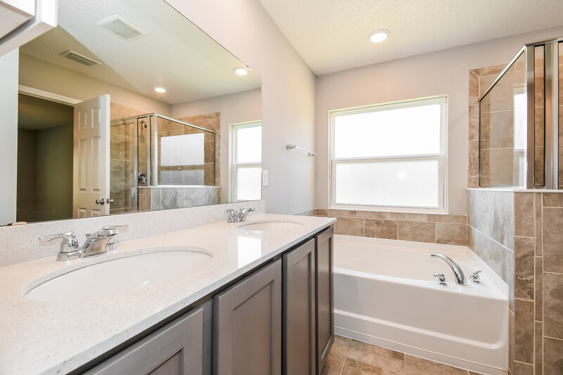 2,340/Mo, 194 Flach Dr Saint Johns, FL 32259 Main Bathroom View