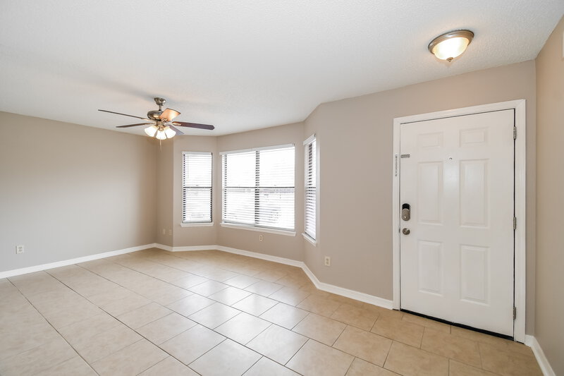 1,730/Mo, 9597 Villiers Dr N Jacksonville, FL 32221 Living Room View