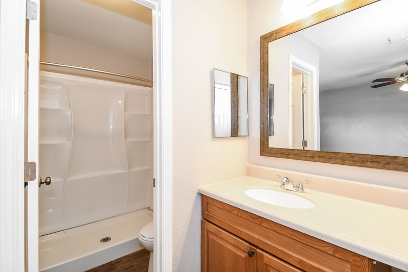 1,730/Mo, 9597 Villiers Dr N Jacksonville, FL 32221 Main Bathroom View